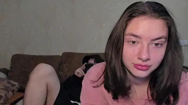 Freechat muuur_fam on StripChat