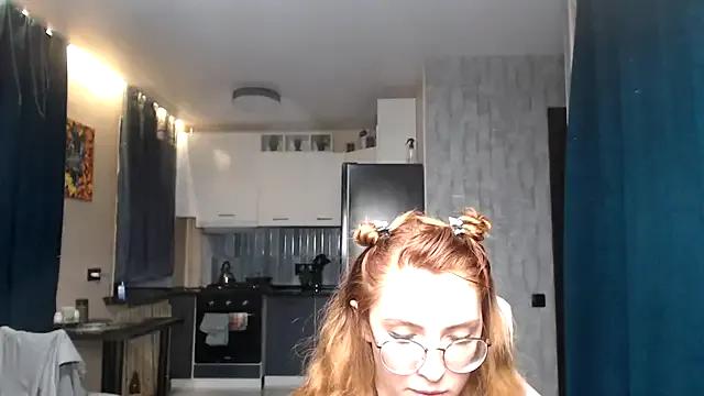 Freechat Reginasmilee on StripChat
