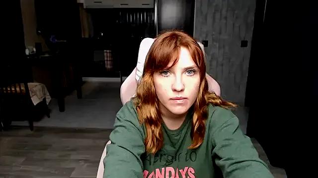 Freechat Reginasmilee on StripChat