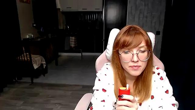 Freechat Reginasmilee on StripChat
