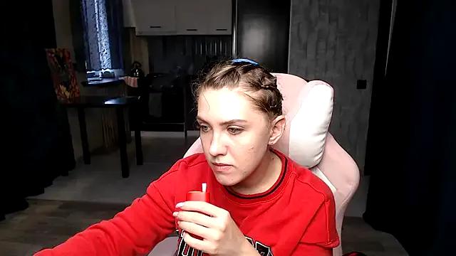 Freechat Reginasmilee on StripChat