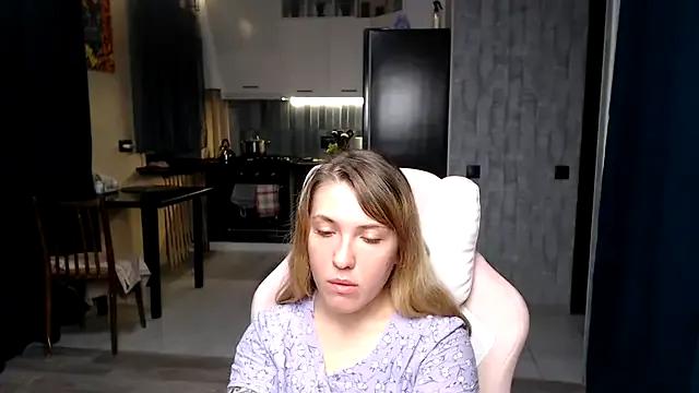 Freechat Reginasmilee on StripChat