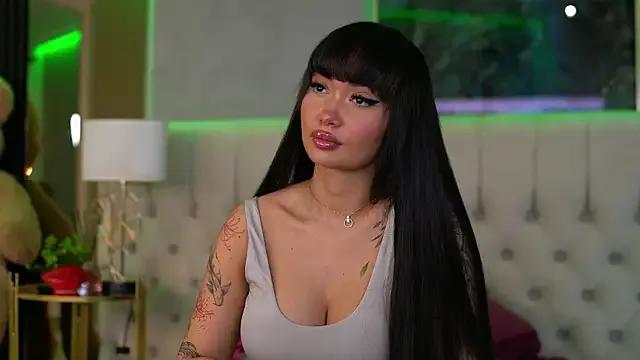 Freechat SashaFerrera on StripChat