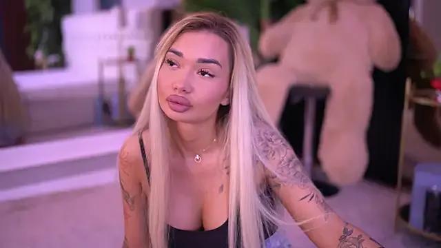 Freechat SashaFerrera on StripChat