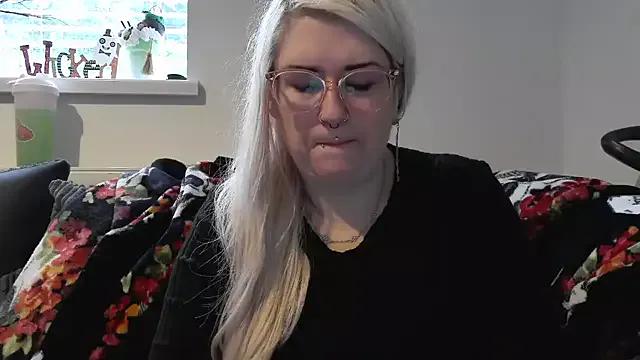 StripChat Sizzling_Indie36 is Freechat Sizzling_Indie36 — Boobs out