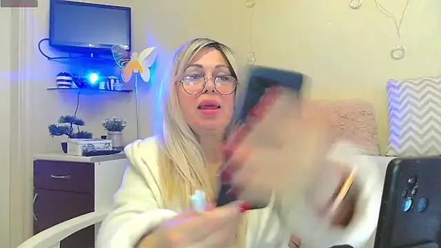 Freechat SusieNoreen on StripChat