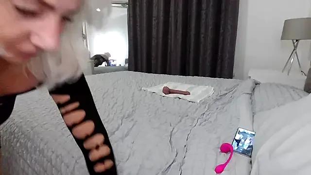 Freechat TanyaTaylor45 on StripChat
