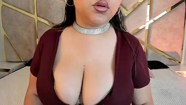 Freechat Zafiro_claire on StripChat
